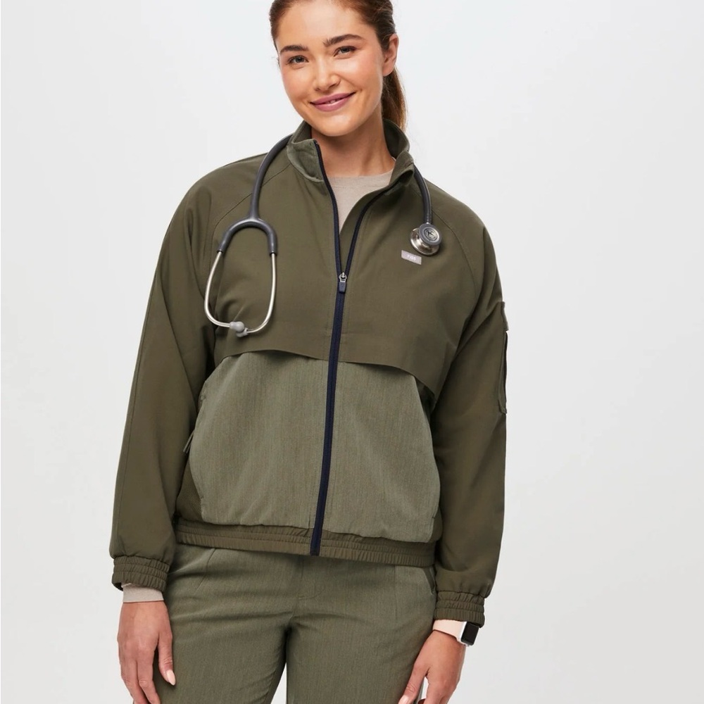Figs Women's Heather Olive Sydney Modern Cargo Scrub Jacket